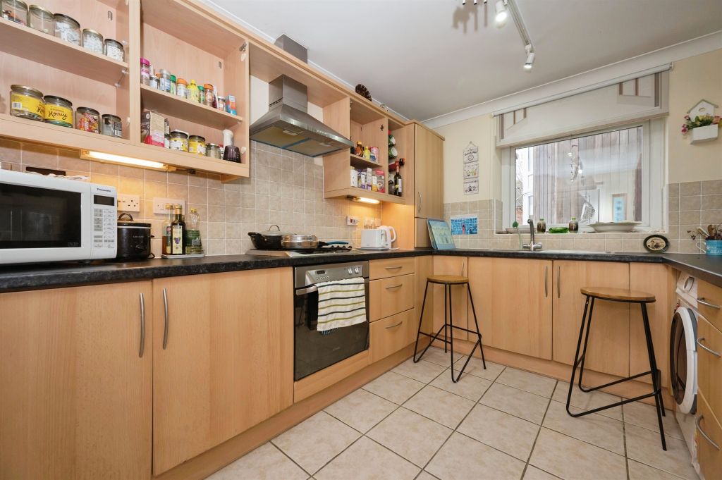Additional image 11 of 2 bed flat for saleRegents Park Road, Southampton SO15