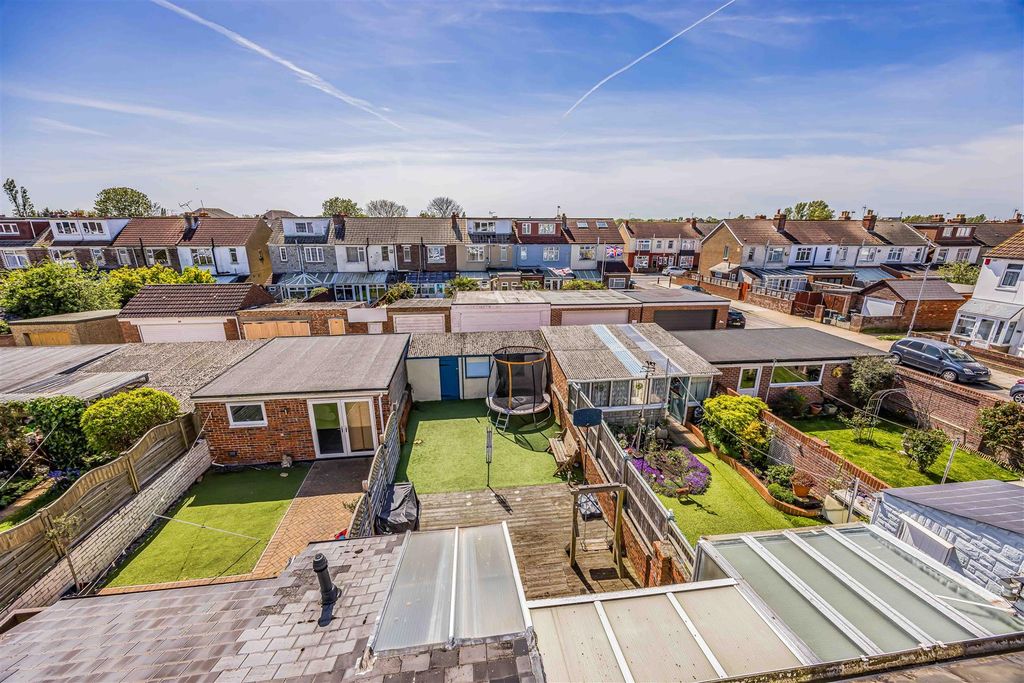 Additional image 5 of 4 bed terraced house for saleCedar Grove, Portsmouth PO3