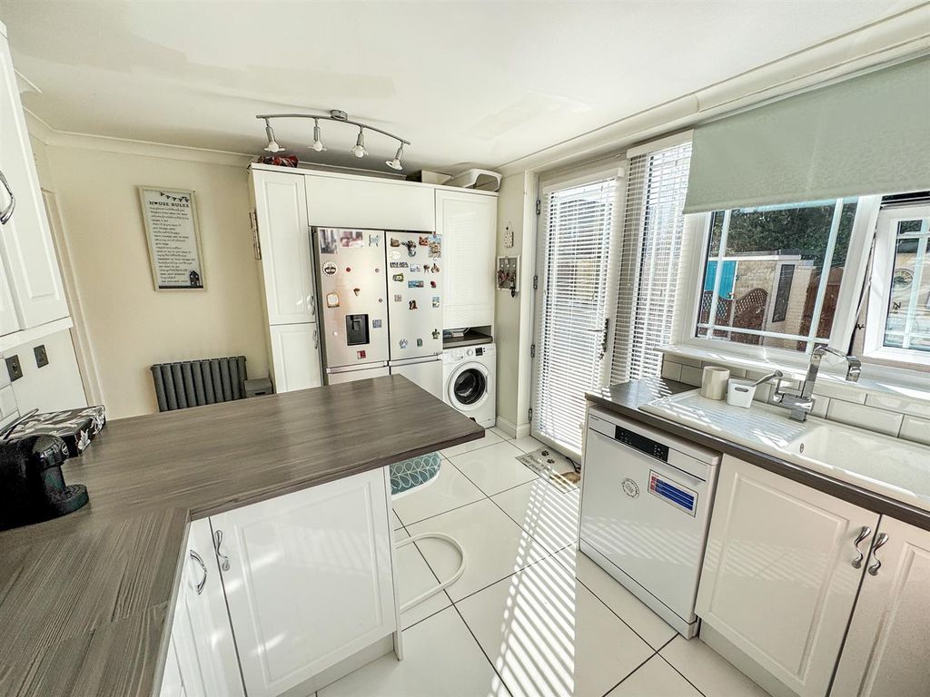 Additional image 7 of 4 bed town house for saleCarron Close, Corby NN17