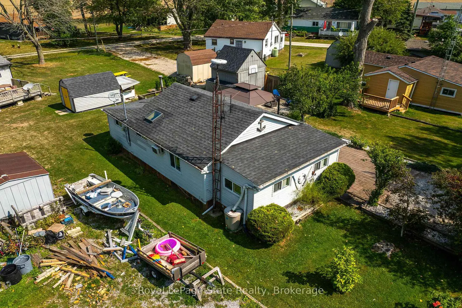 17 Maple Lane photo 3