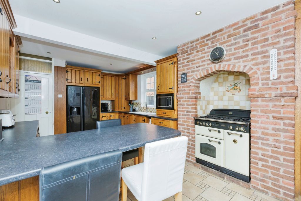 Additional image 10 of 4 bed detached house for saleLutterworth Road, Blaby LE8