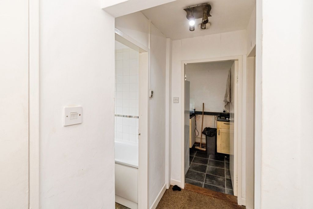 Additional image 13 of 1 bed flat for saleCleasby Close, Southampton, Hampshire SO16