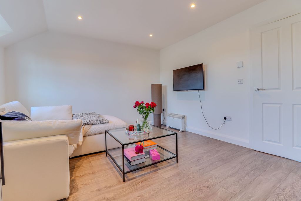 Additional image 3 of 4 bed property for saleStamford Street, Glenfield LE3