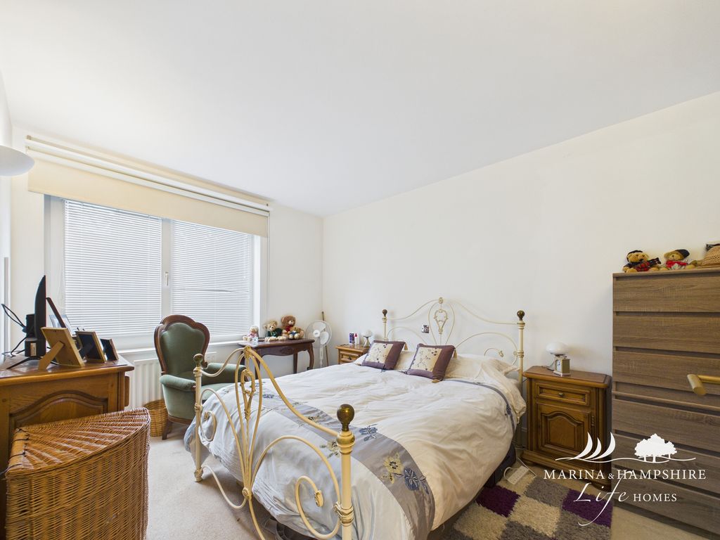 Additional image 4 of 2 bed flat for saleOyster Quay, Port Solent PO6