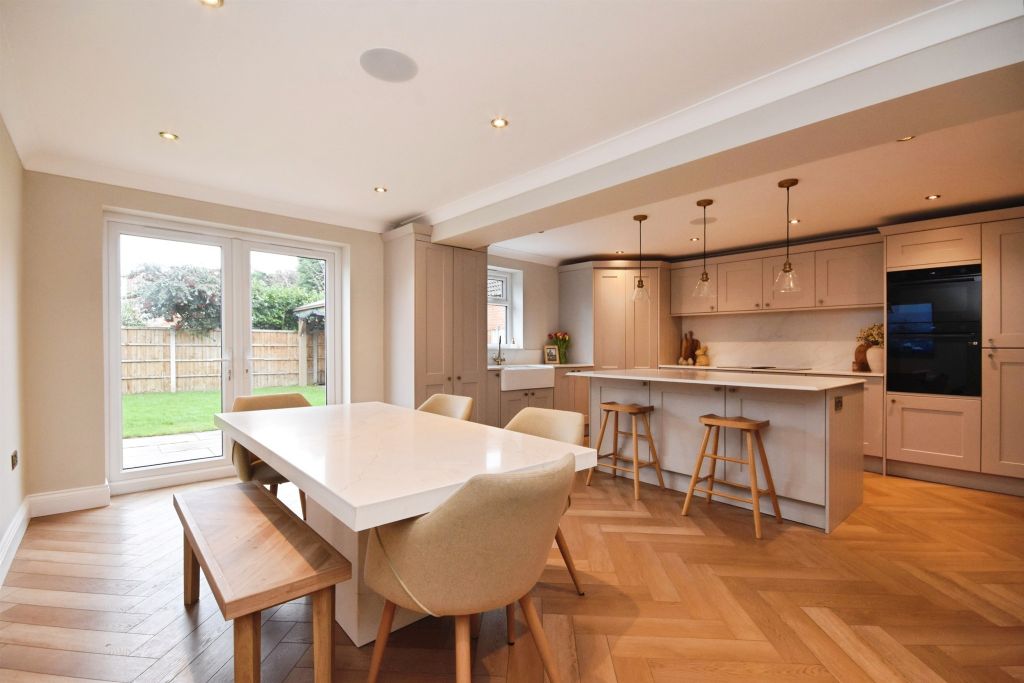 Additional image 2 of 5 bed detached house for saleCranfield Park Road, Wickford SS12