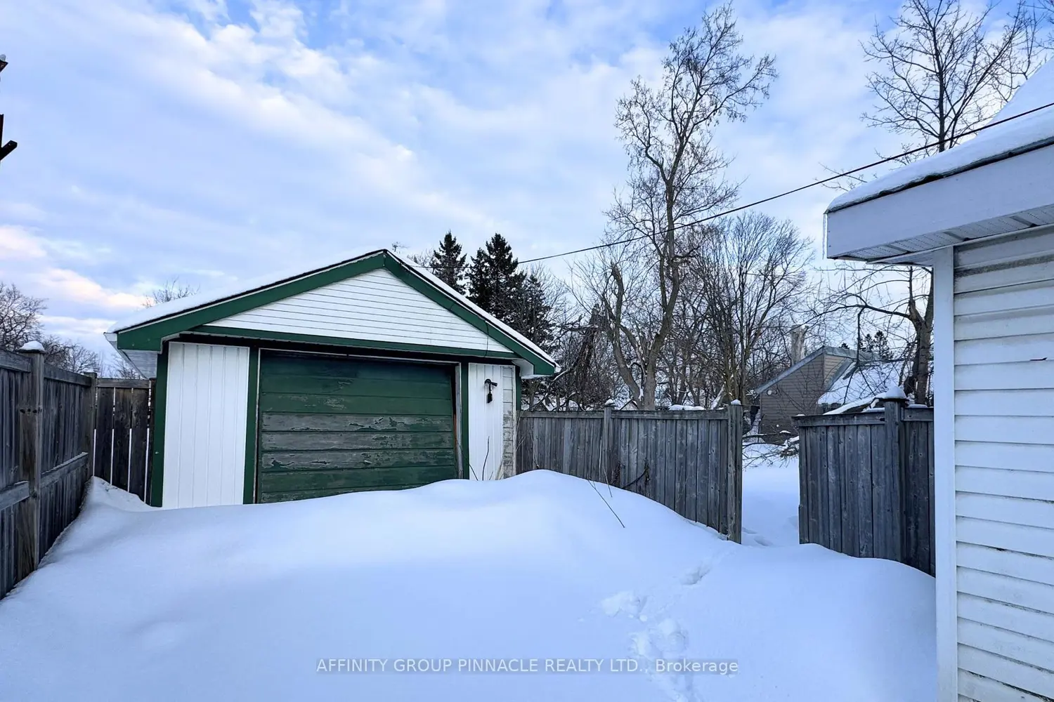 118 Lindsay Street photo 2