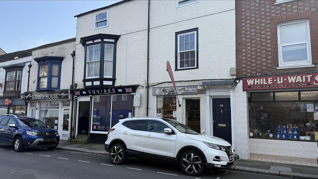 Additional image 2 of 2 bed flat for salePyle Street, Newport PO30