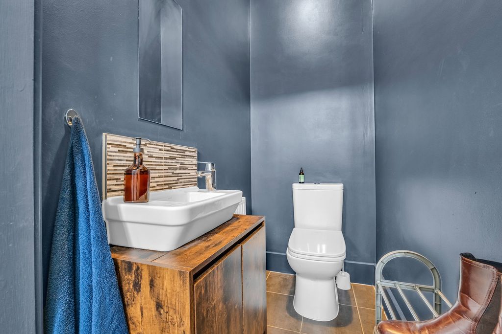 Additional image 10 of 5 bed semi-detached house for saleThe Maltings, Sileby, Loughborough LE12