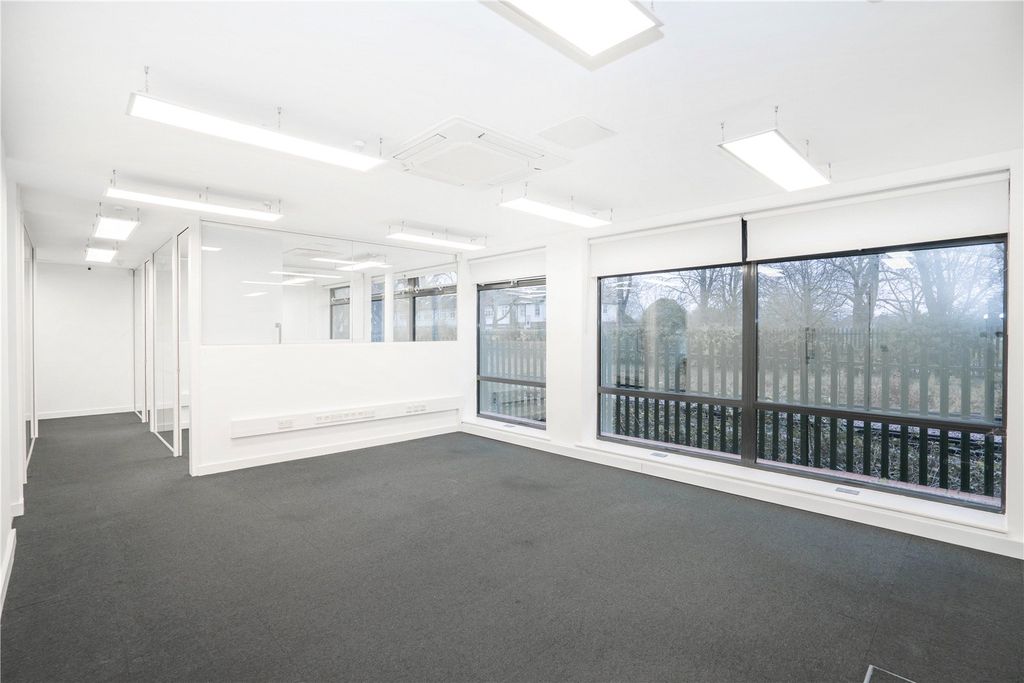 Additional image 2 of 3 bed flat for saleSandycombe Road, Richmond, Surrey TW9