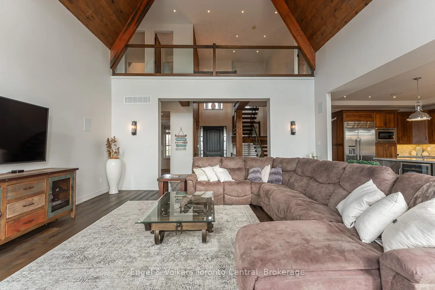 280 Sunset Boulevard photo 3
