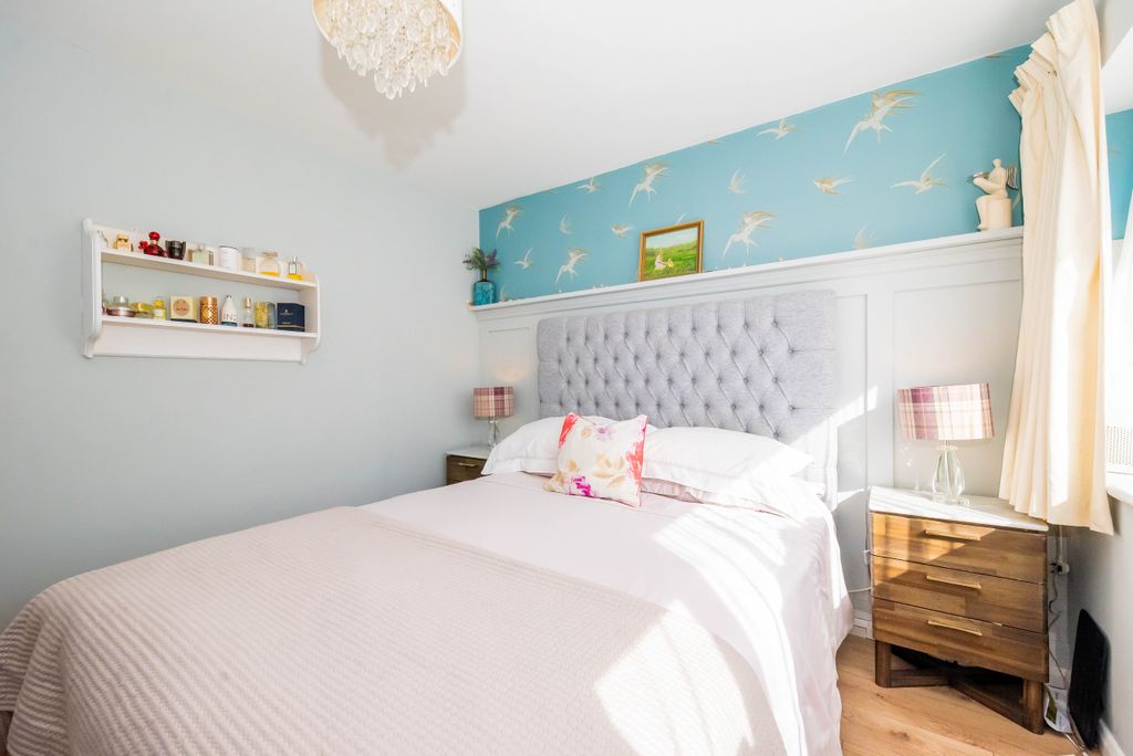 Additional image 14 of 4 bed semi-detached house for saleIves Close, Yateley, Hampshire GU46