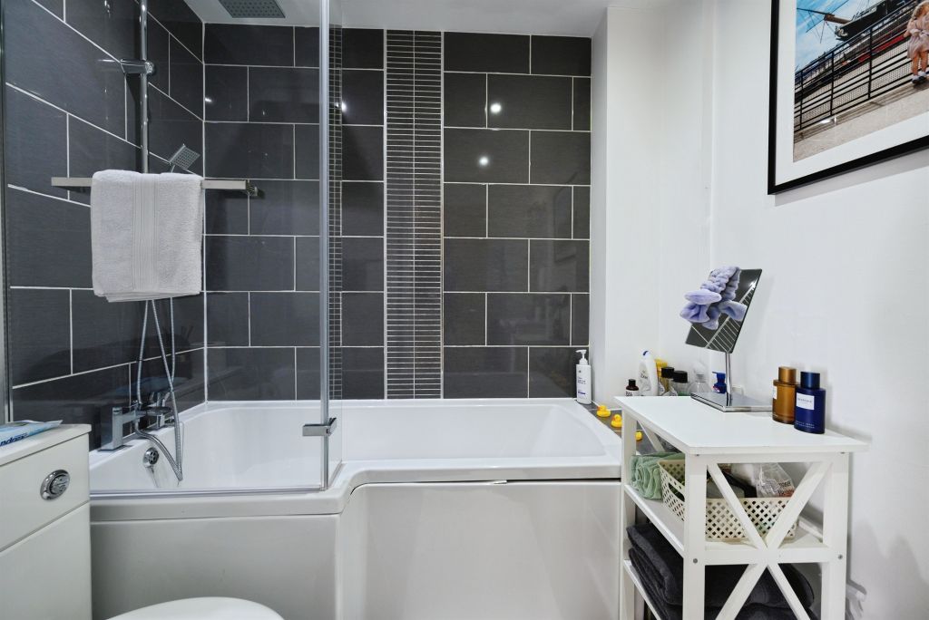 Additional image 8 of 2 bed flat for saleLondon Road, Portsmouth PO2