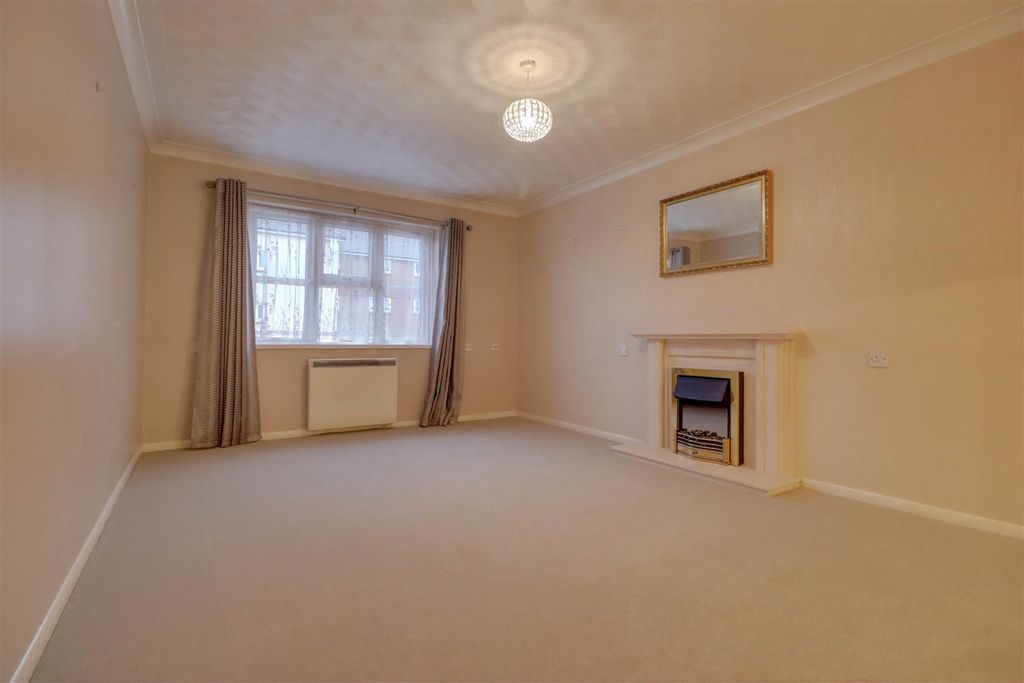 Additional image 7 of 2 bed flat for saleStilemans, Wickford SS11