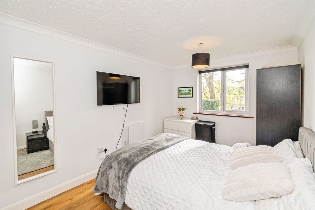 Additional image 10 of 1 bed flat for saleWestridge Road, Southampton SO17