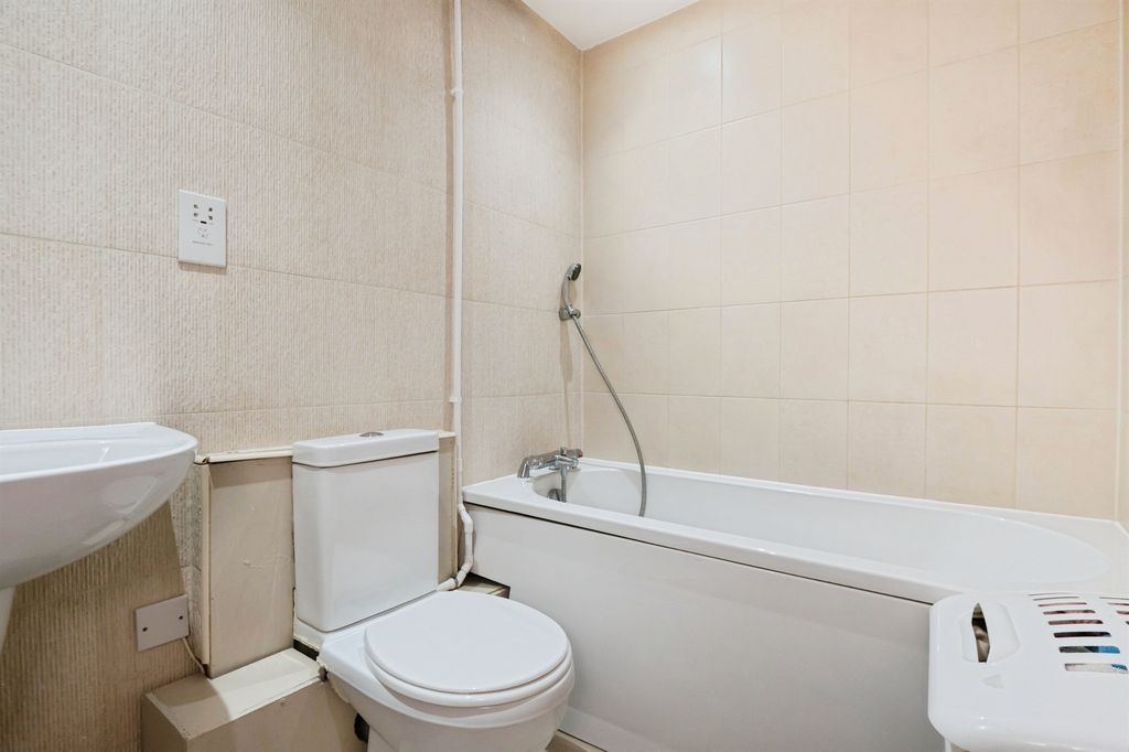 Additional image 6 of 2 bed flat for saleNorthlands Road, Southampton SO15