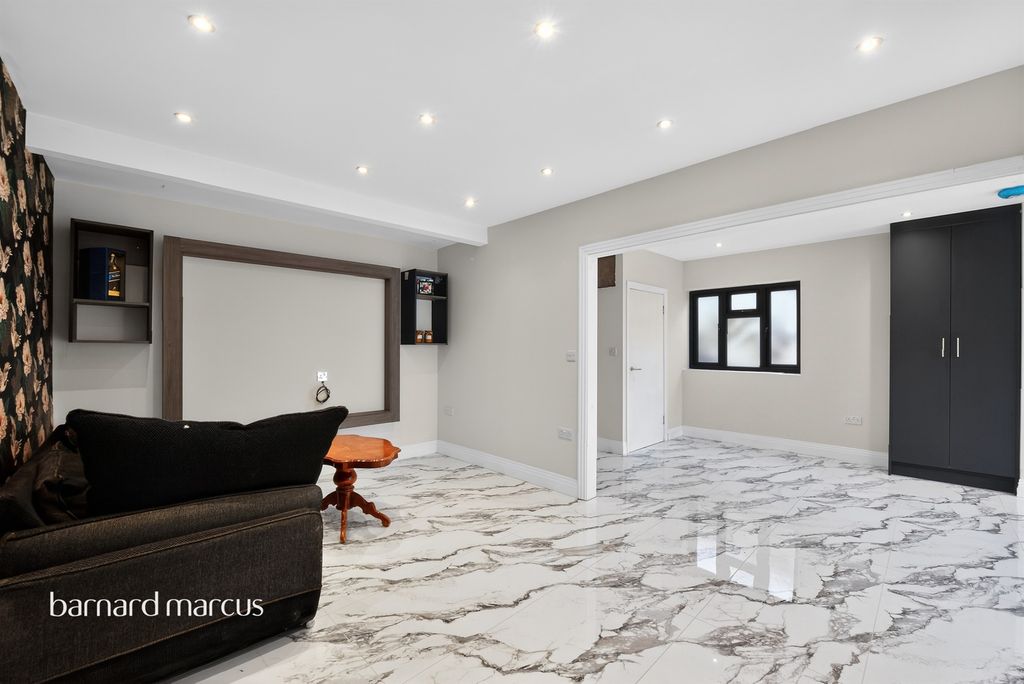Additional image 3 of 5 bed detached house for saleFeltham Hill Road, Ashford TW15