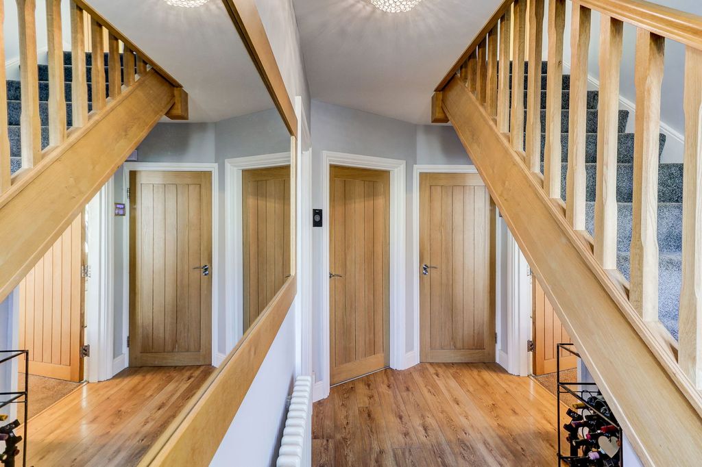 Additional image 6 of 5 bed detached house for saleSwan Lane, Wickford SS11