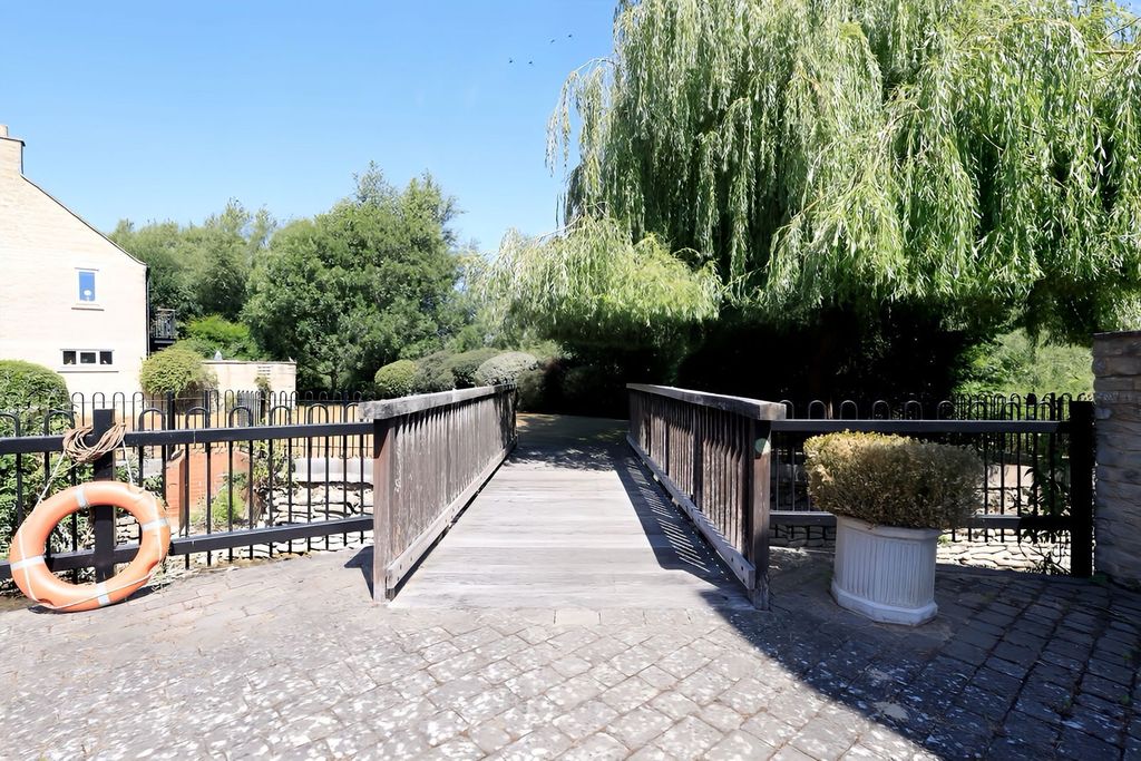 Additional image 16 of 2 bed flat for saleWoodford Mill, Mill Street, Witney, Oxfordshire OX28