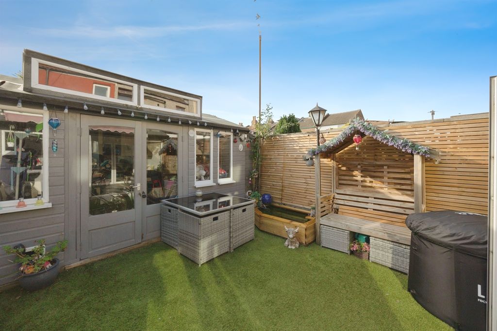 Additional image 9 of 4 bed terraced house for saleMeon Road, Southsea PO4