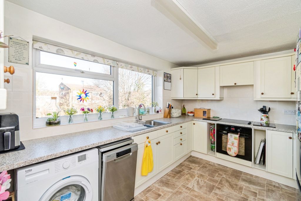 Additional image 4 of 2 bed flat for saleWinn Road, Southampton, Hampshire SO17
