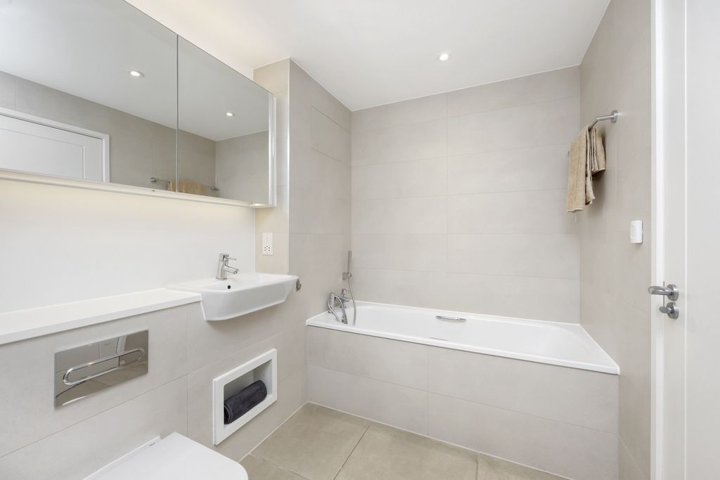 Additional image 11 of 2 bed flat for saleBrighton Road, Worthing BN11