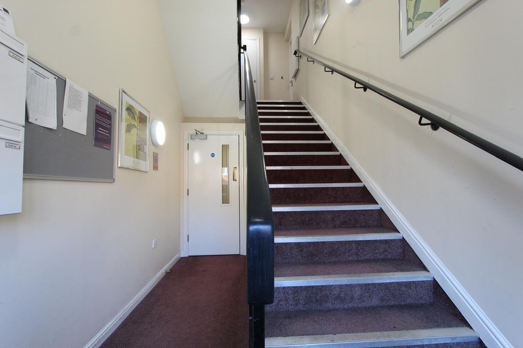 3 bed flat for saleMortimer Way, Witham CM8 photo 2