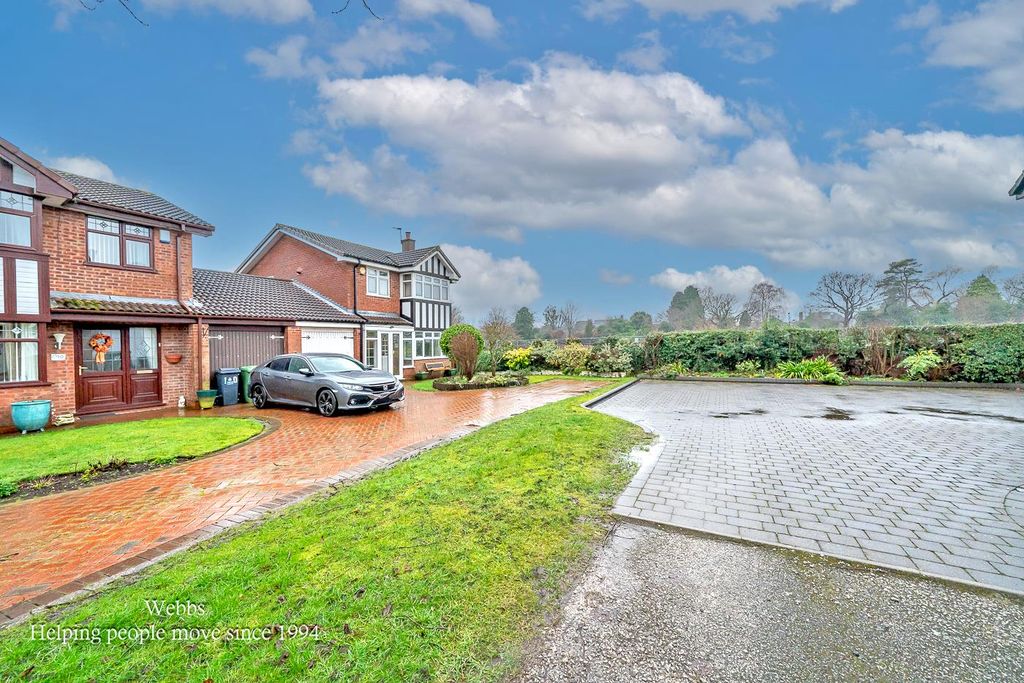 Additional image 32 of 3 bed property for saleHighgrove Close, Willenhall WV12
