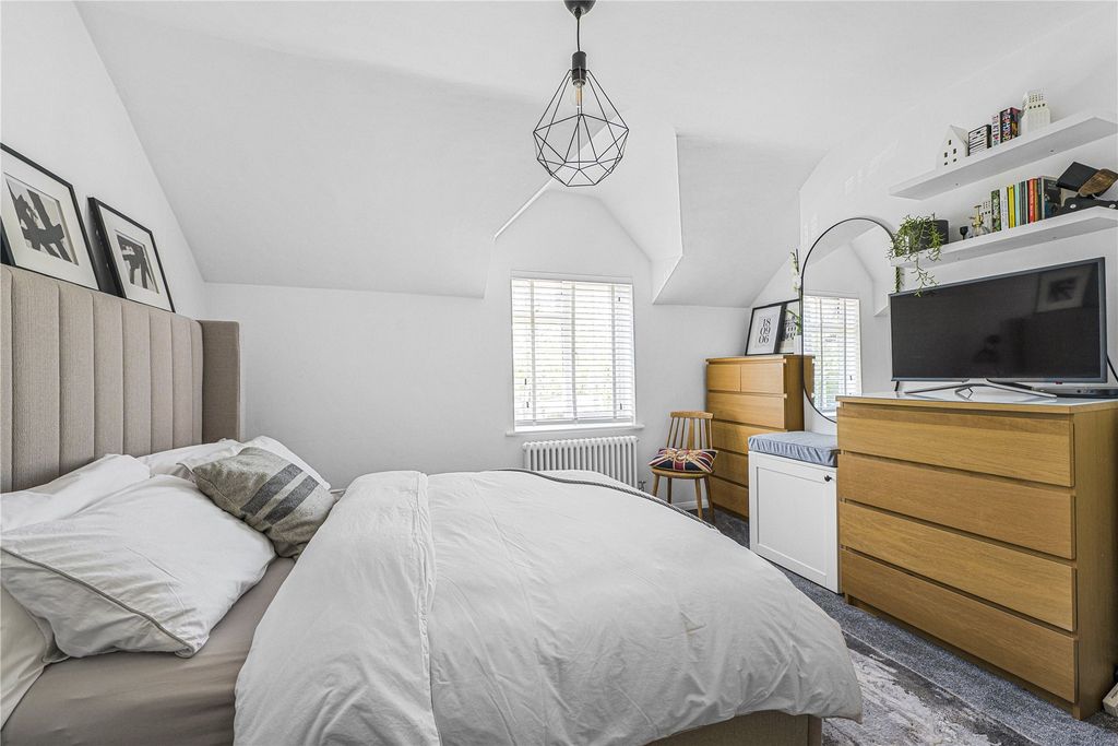 Additional image 9 of 2 bed terraced house for saleVictoria Road, Knaphill, Woking GU21