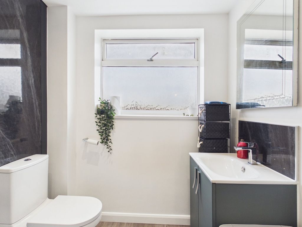 Additional image 10 of 2 bed flat for saleFordbridge Road, Ashford, Surrey TW15