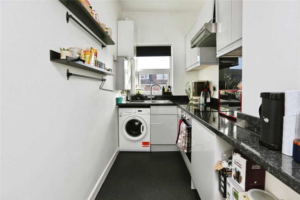 Additional image 9 of 1 bed flat for saleWestridge Road, Southampton, Hampshire SO17