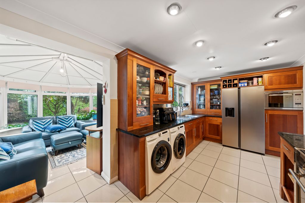 Additional image 8 of 4 bed detached house for saleCleveland Gardens, Worcester Park KT4