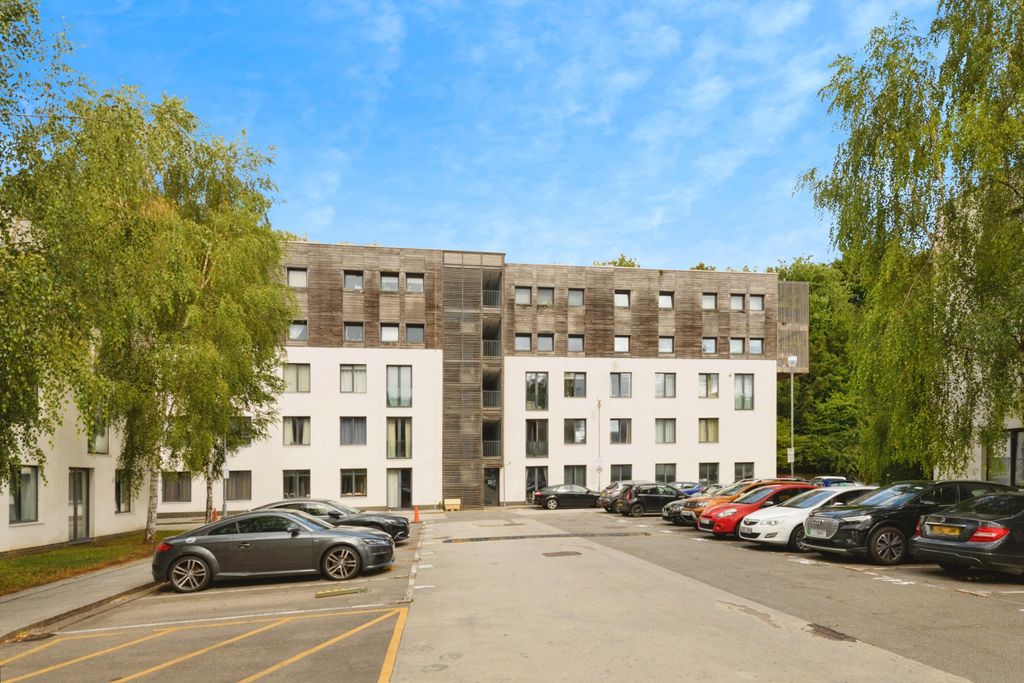Additional image 9 of 2 bed flat for saleGodstone Road, Whyteleafe CR3