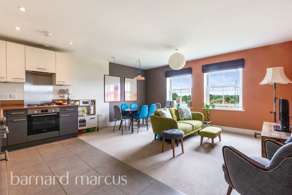 Additional image 3 of 2 bed flat for salePondside Avenue, Worcester Park KT4