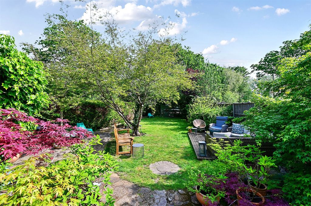 Additional image 2 of 4 bed detached house for saleMill Lane, Yateley, Hampshire GU46