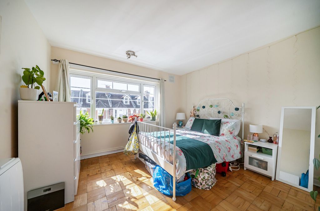 Additional image 6 of 2 bed flat for saleSilverdale Road, Banister Park, Southampton, Hampshire SO15