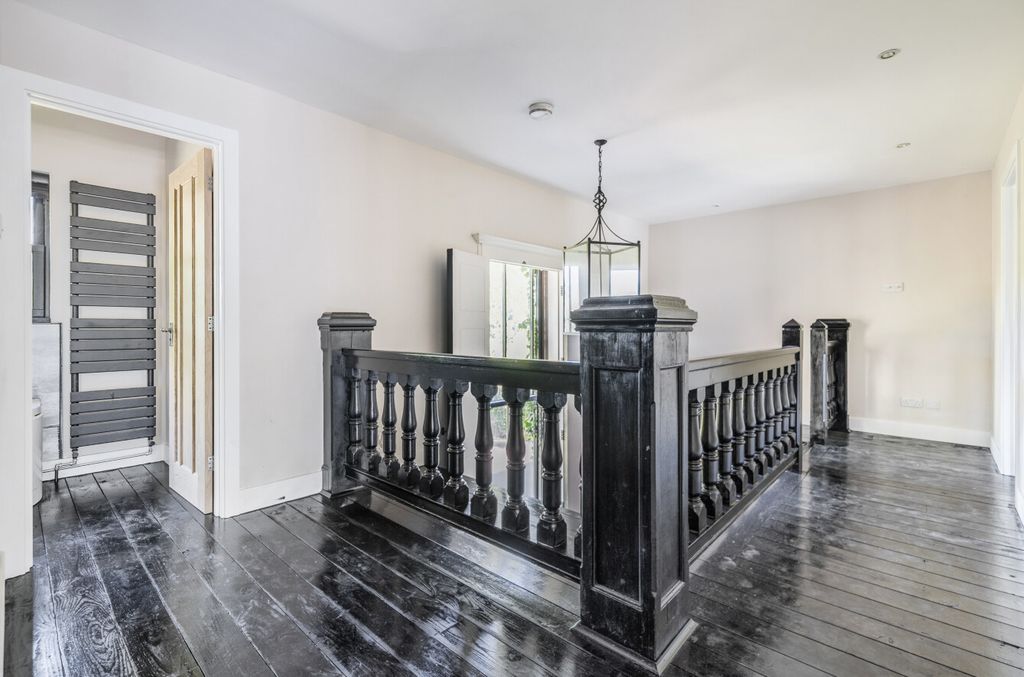 Additional image 13 of 6 bed detached house for saleJubilee Road, Finchampstead, Wokingham RG40