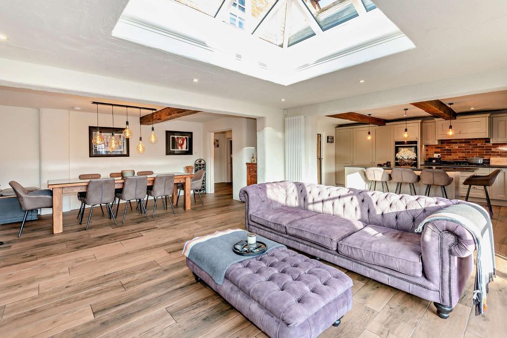 Additional image 5 of 4 bed detached house for saleJunction Road, Ashford TW15