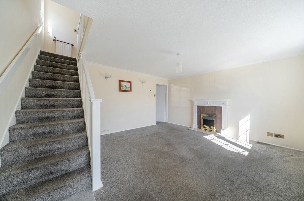 Additional image 5 of 3 bed semi-detached house for saleGoldcrest Gardens, Lordswood, Southampton, Hampshire SO16