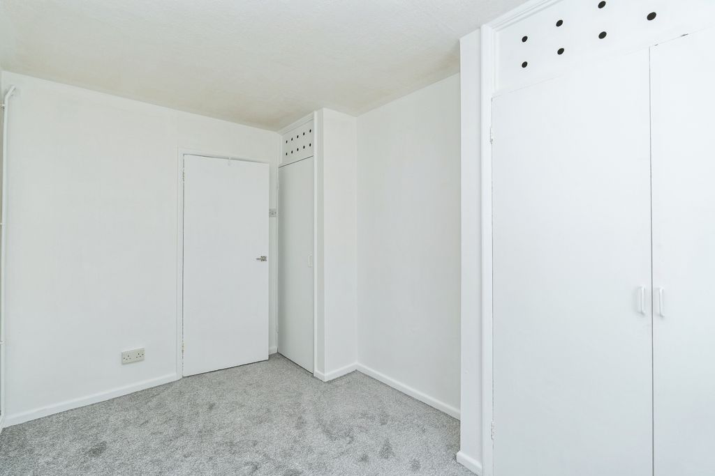 Additional image 15 of 2 bed flat for saleSt. James Close, Southampton SO15