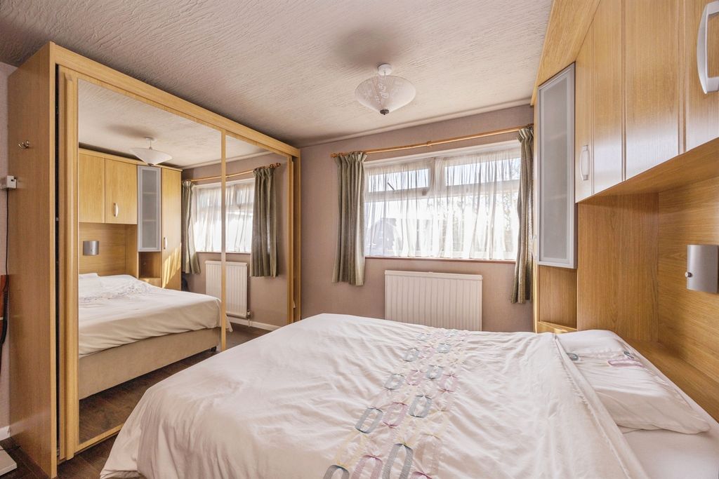 Additional image 15 of 3 bed semi-detached house for saleSeaway Crescent, Southsea PO4