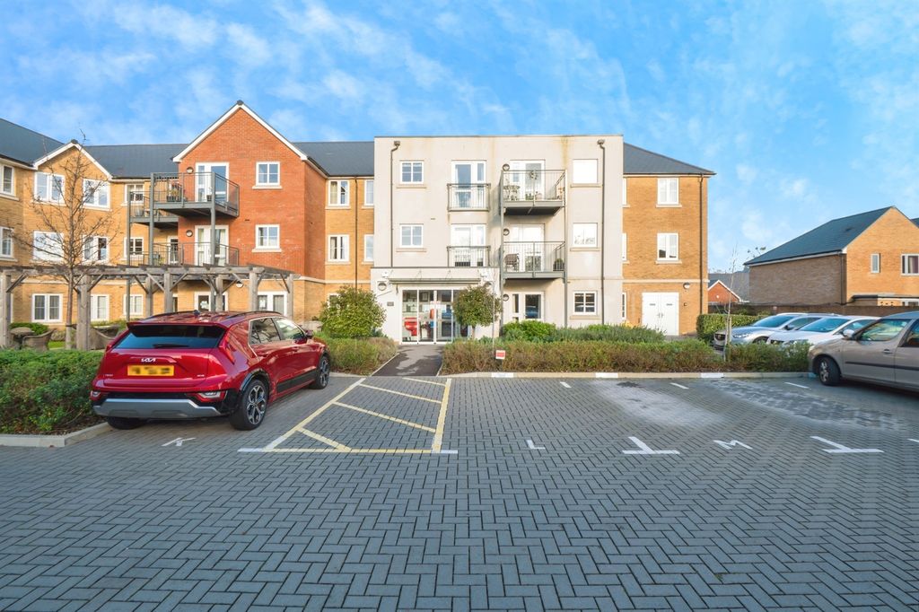 Additional image 12 of 2 bed flat for saleHampton Close, Southampton SO15