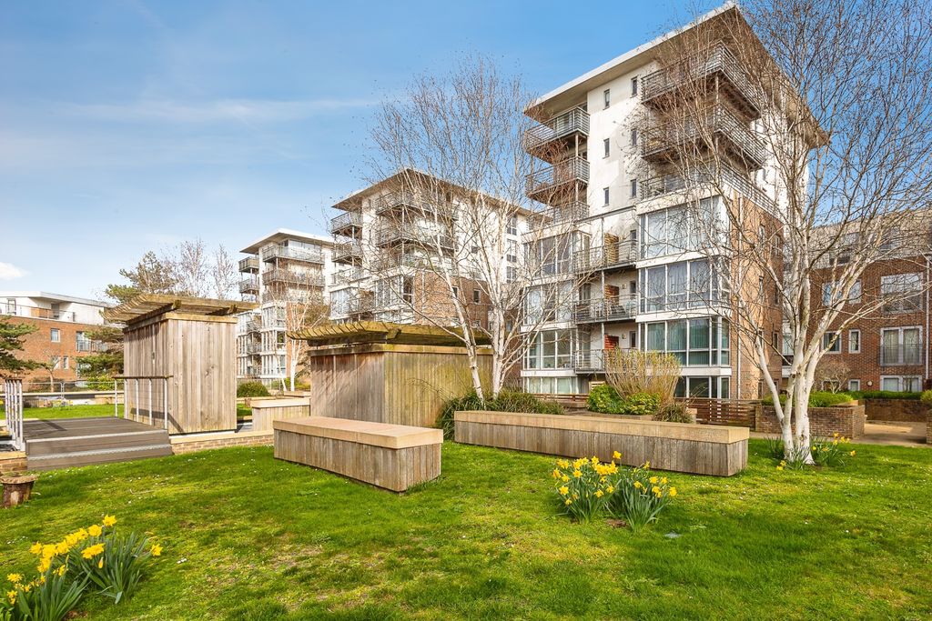 Additional image 20 of 2 bed flat for saleHamburg House, Portsmouth PO1