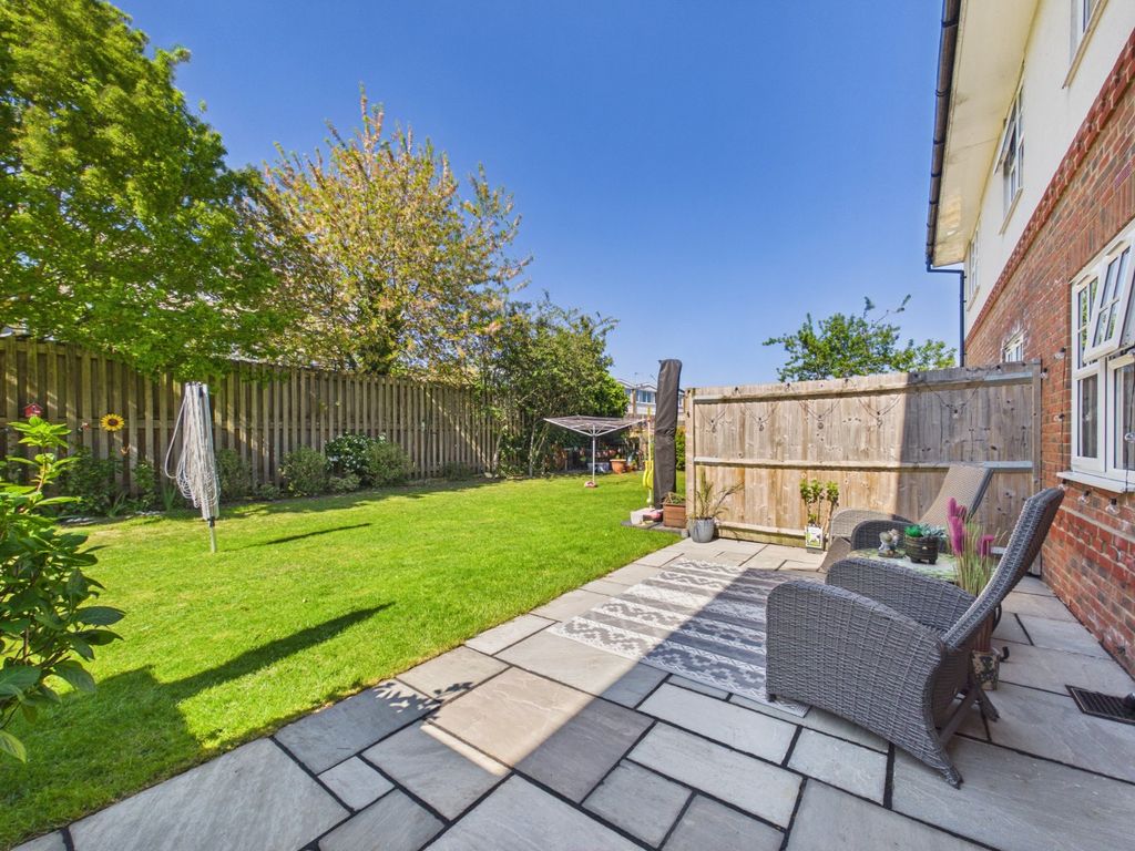 Additional image 3 of 2 bed flat for saleLittleton Road, Ashford, Surrey TW15