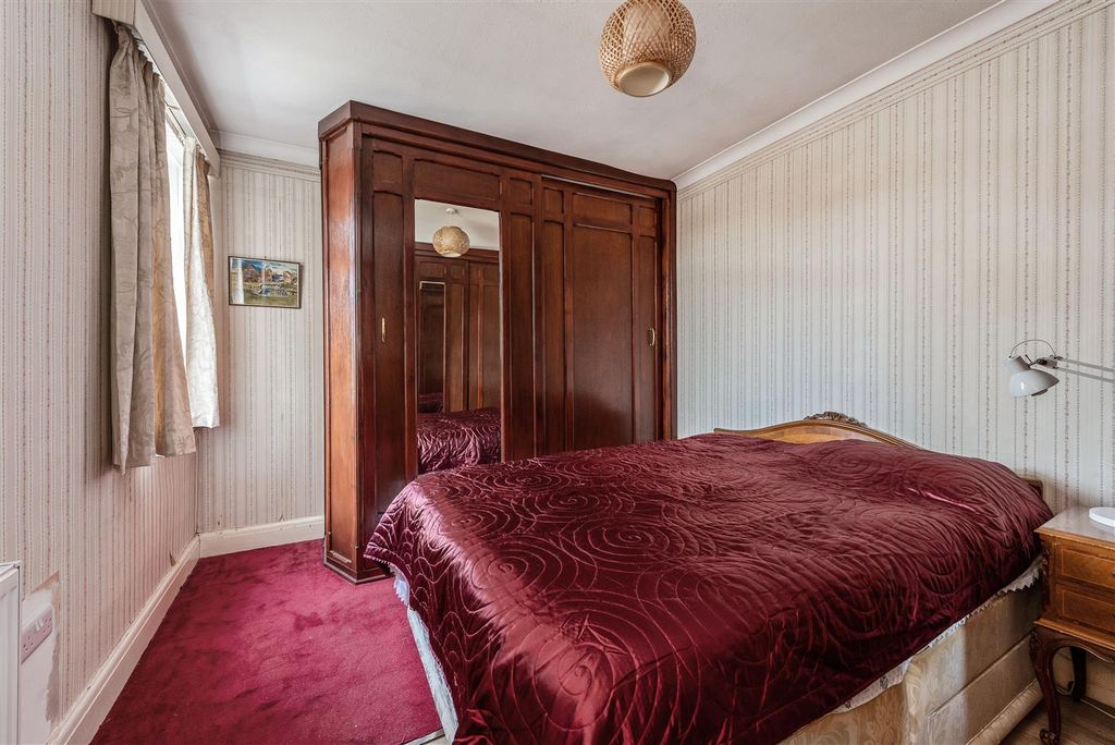 Additional image 7 of 2 bed flat for saleCopnor Road, Portsmouth PO3