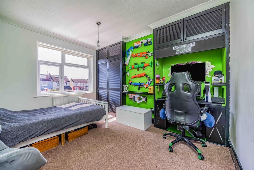Additional image 21 of 4 bed terraced house for saleCedar Grove, Portsmouth PO3