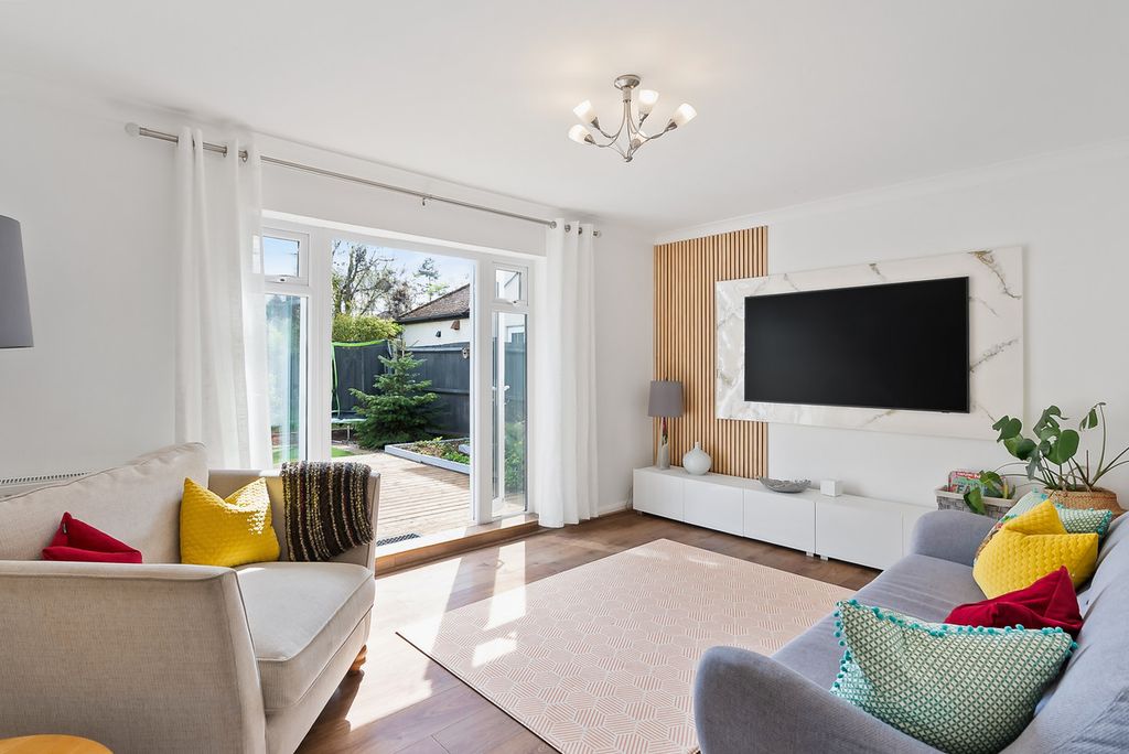 Additional image 3 of 4 bed detached house for saleFontmell Park, Ashford TW15