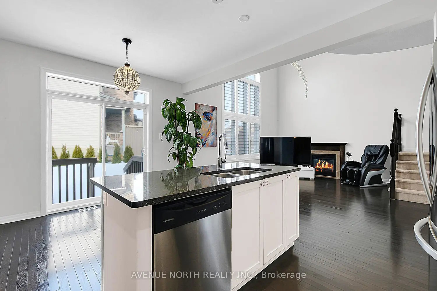 Additional image 9 of 429 Dovehaven Street