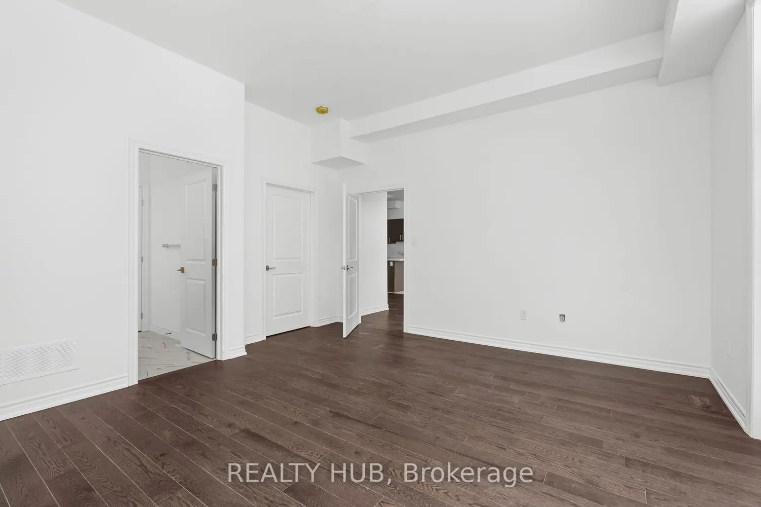 Additional image 6 of 14 Turnberry Court