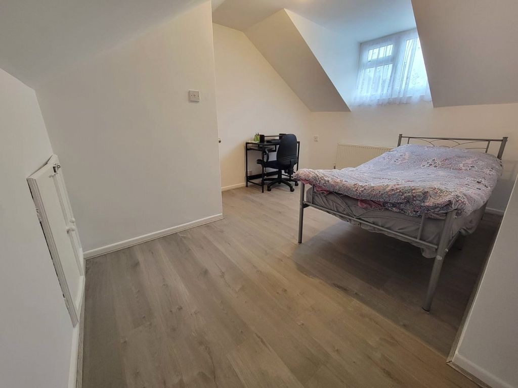 Additional image 18 of 5 bed bungalow for saleDovedale Road, Thurmaston, Leicester, Leicestershire LE4