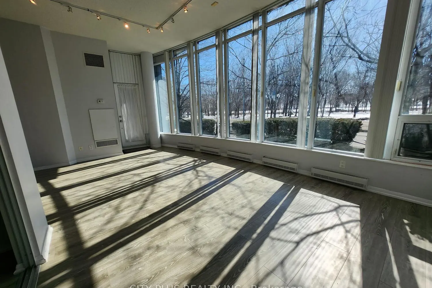 Additional image 9 of 219 Fort York Boulevard 103
